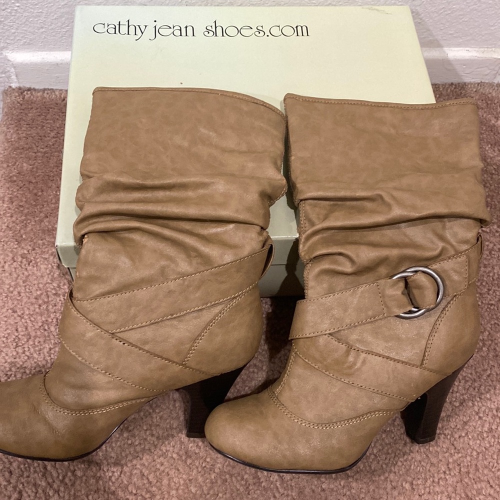 Cathy Jean Tan Boots. Size 5